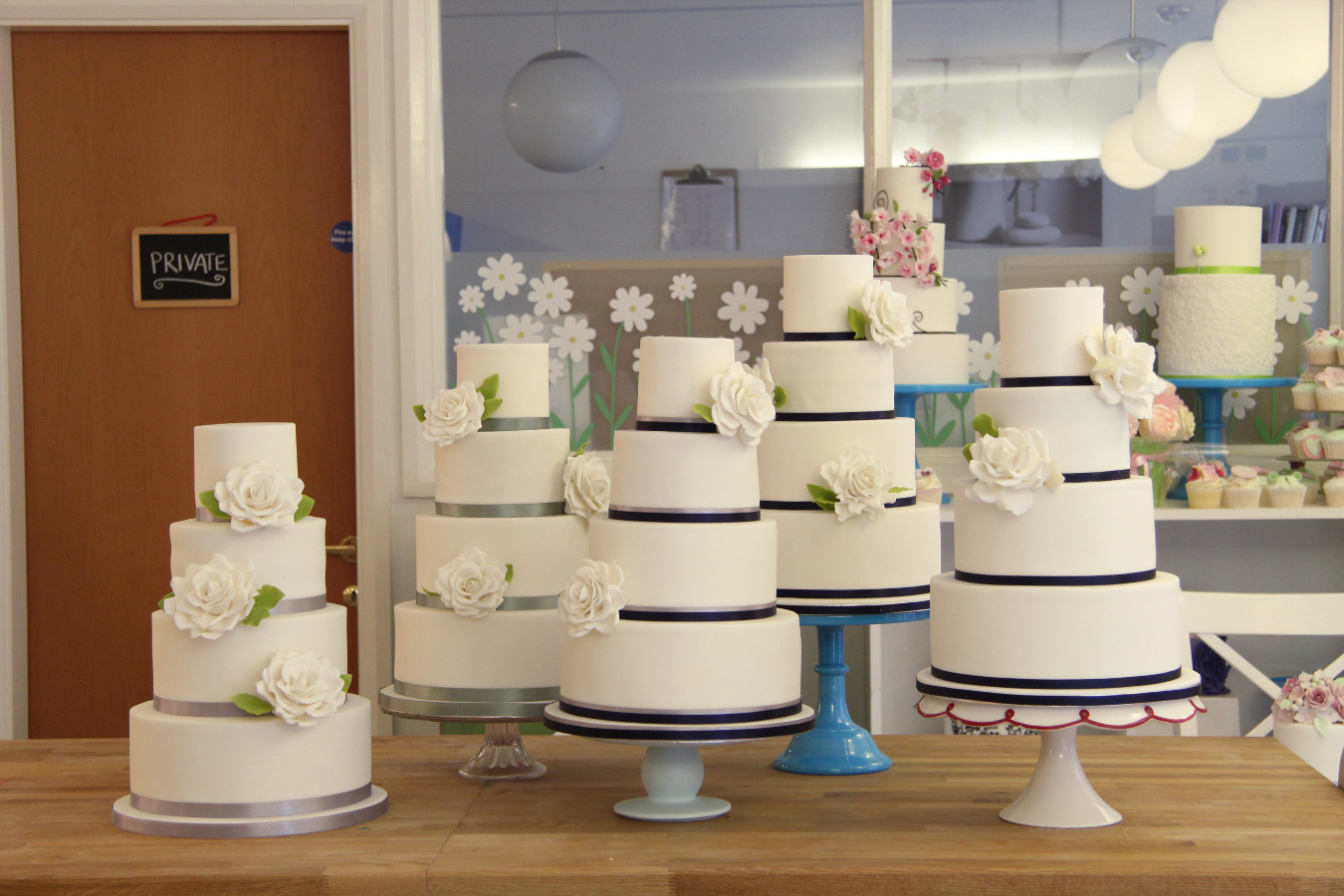 4 tiered cakes display