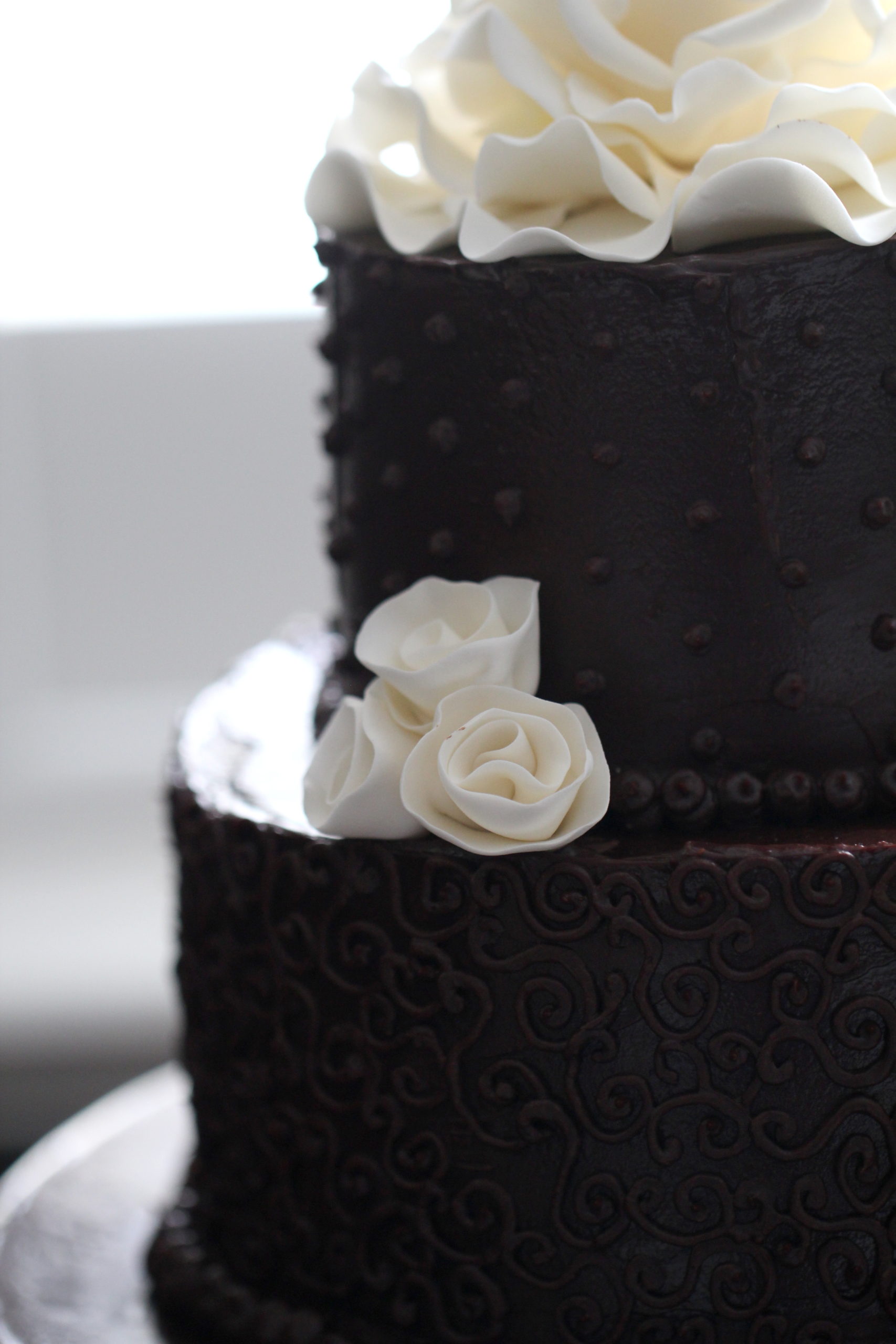 Hummingbird wedding cake. Birch bark design with beautiful, fresh florals.  2 matching cakes are lemon and triple chocolate. #wedding #cake… | Instagram