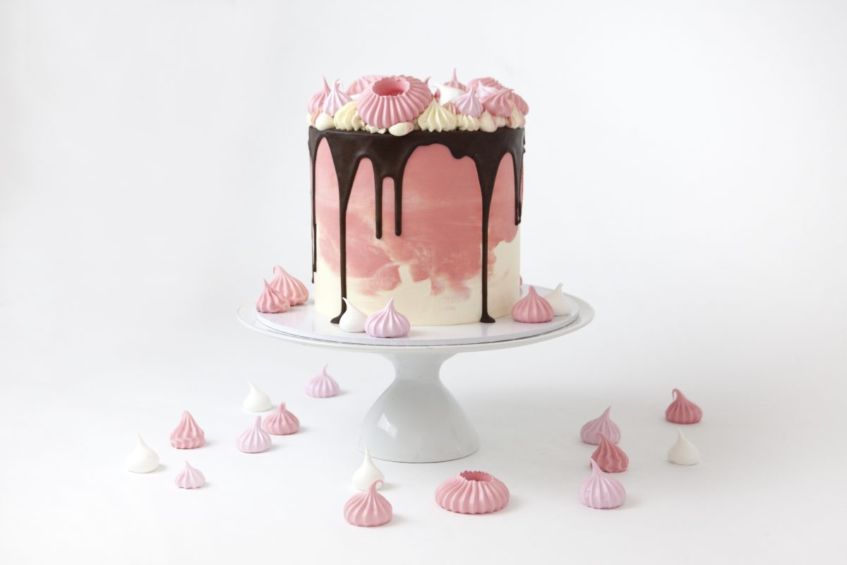 Soft pink drip cake
